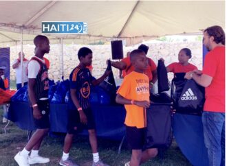 La Fondation Barbancourt et le basketteur Bennedict Mathurin distribuent de kits d’équipements aux jeunes sportifs haïtiens