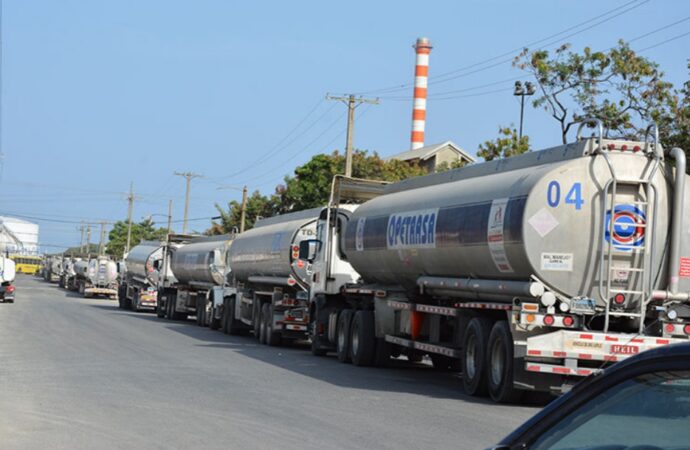 Cité Soleil : détournement de 6 camions d’essence par des des bandits