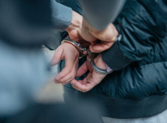 Espagne : un Prêtre et son amant arrêtés pour trafic présumé de viagra et de stupéfiants