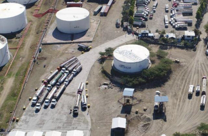 Carburant : la PNH rouvre l’accès au Terminal pétrolier, plus de cent camions cargés